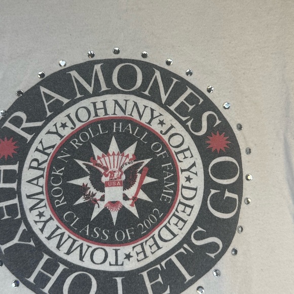 Ramones Graphic White T-Shirt - Picture 4 of 4